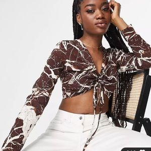 Ruched front crop top in marble print
